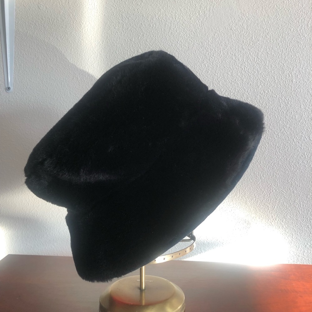 Preston & York Black faux fur Winter bucket hat